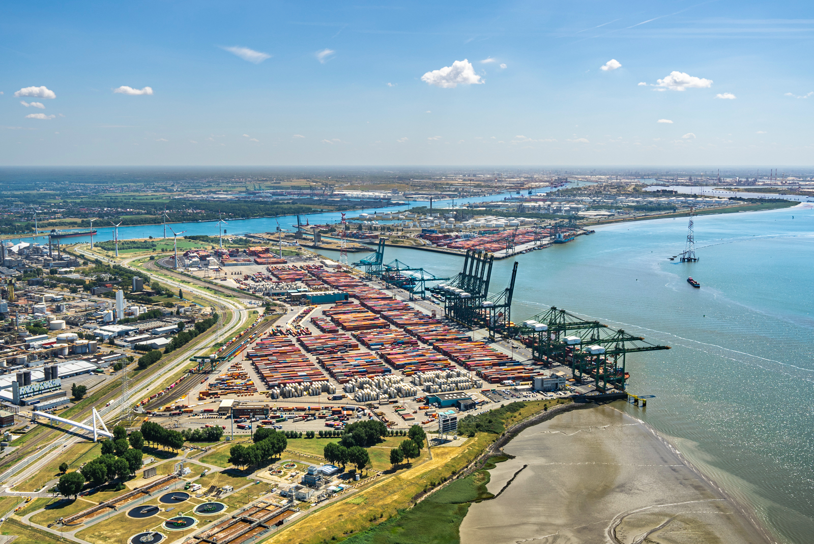 Luchtfoto Noordzee Terminal
